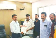 मुख्यमंत्री ग्रामसडक योजनेच्या रस्त्यांसंदर्भात मनसेच्या शिष्टमंडळाने घेतली कार्यकारी अभियंता श्री बामणे यांची भेट