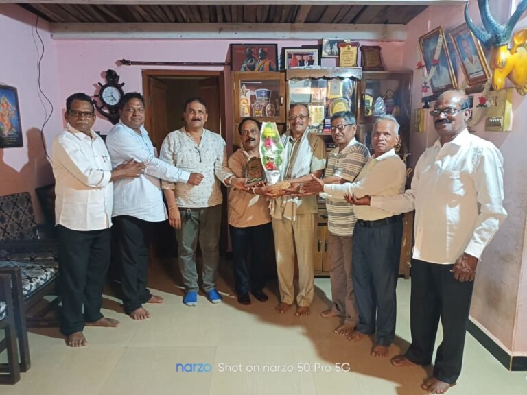 जनसेवा प्रतिष्ठानचा जनसेवा मालवणी कवी पुरस्कार डाॕ. नामदेव गवळी यांना प्रदान