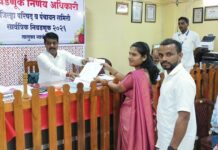 माडखोल जिल्हा परिषद मतदार संघातून स्नेहल किशोर कदम (स्पृहा राऊळ) यांचा अपक्ष उमेदवारी अर्ज दाखल