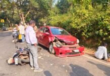 सावंतवाडीत मद्यधुंद दुचाकीस्वाराची कारला जोरदार धडक; हेल्मेटमुळे वाचला प्राण, कारचे मात्र मोठे नुकसान