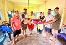 बांदा येथील अंगणवाड्यांना माजी उपसरपंच जावेद खतीब यांच्याकडून मदतीचा हात; स्वखर्चातून दिले साहित्य