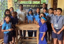 मातीच्या गोळ्यातून फुलली चिमुकल्यांची सर्जनशीलता; इन्सुलीत बाप्पाच्या मूर्ती साकारत विद्यार्थ्यांनी जपला पर्यावरणपूरकतेचा संदेश