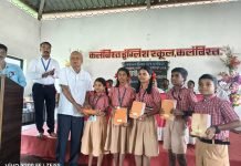 कलंबिस्त हायस्कूलमध्ये गरजू विद्यार्थ्यांना वह्यांचे वितरण